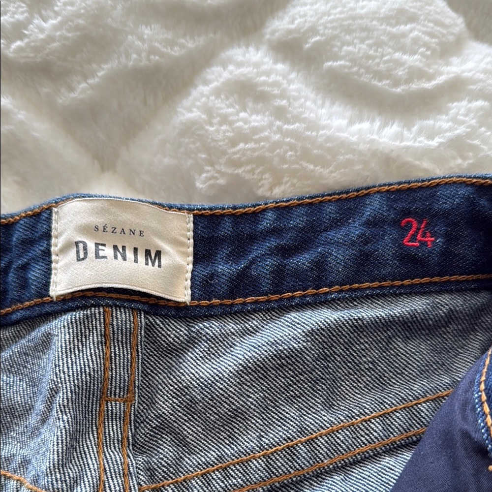 Mid-rise skinny jeans